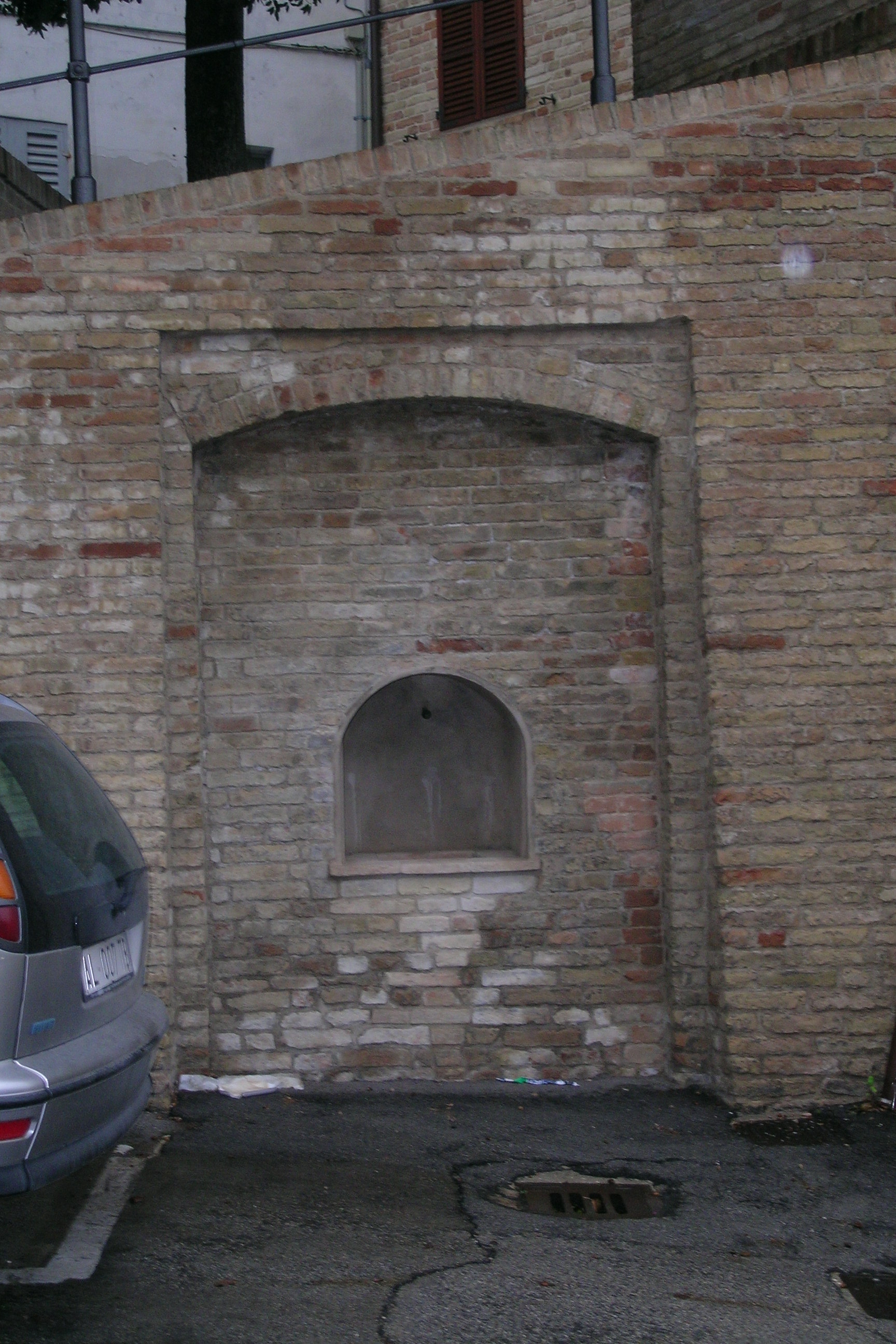 Fontana pubblica