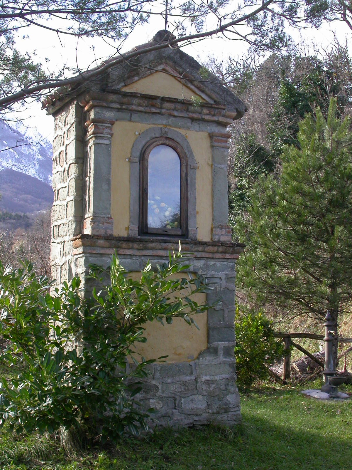 Edicola sacra