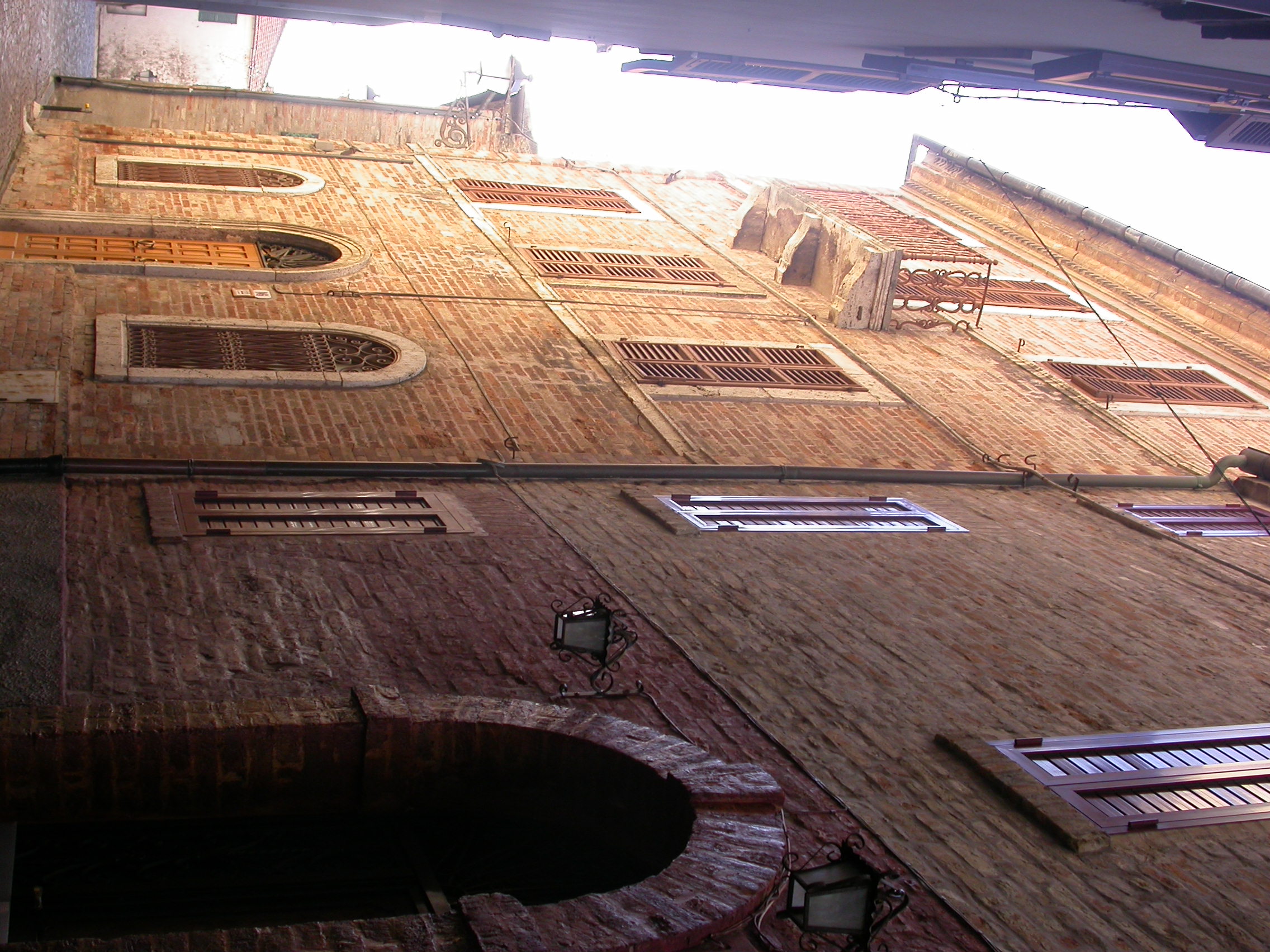 Palazzetto in via C. Allegretti