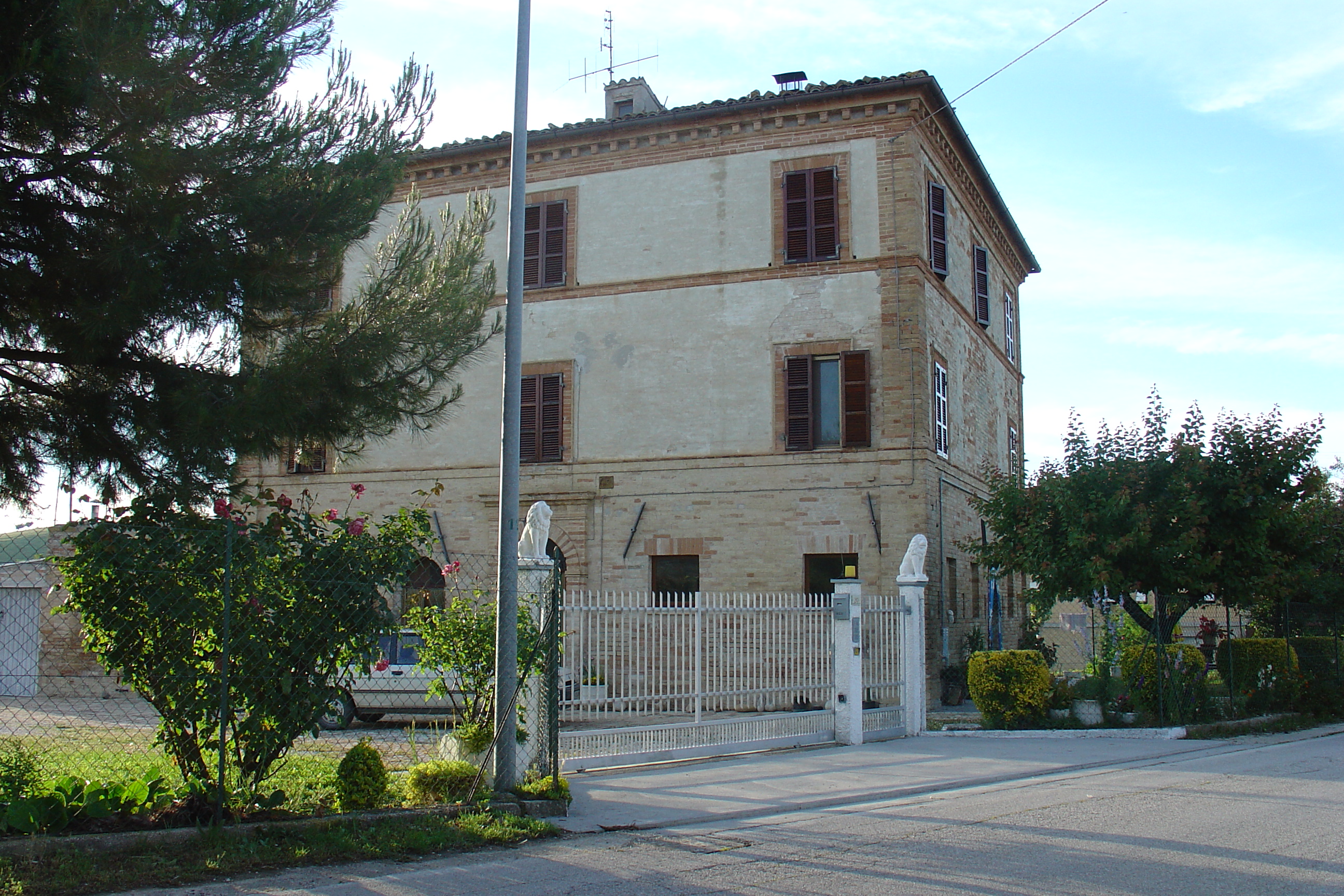 Casa canonica di Montotto