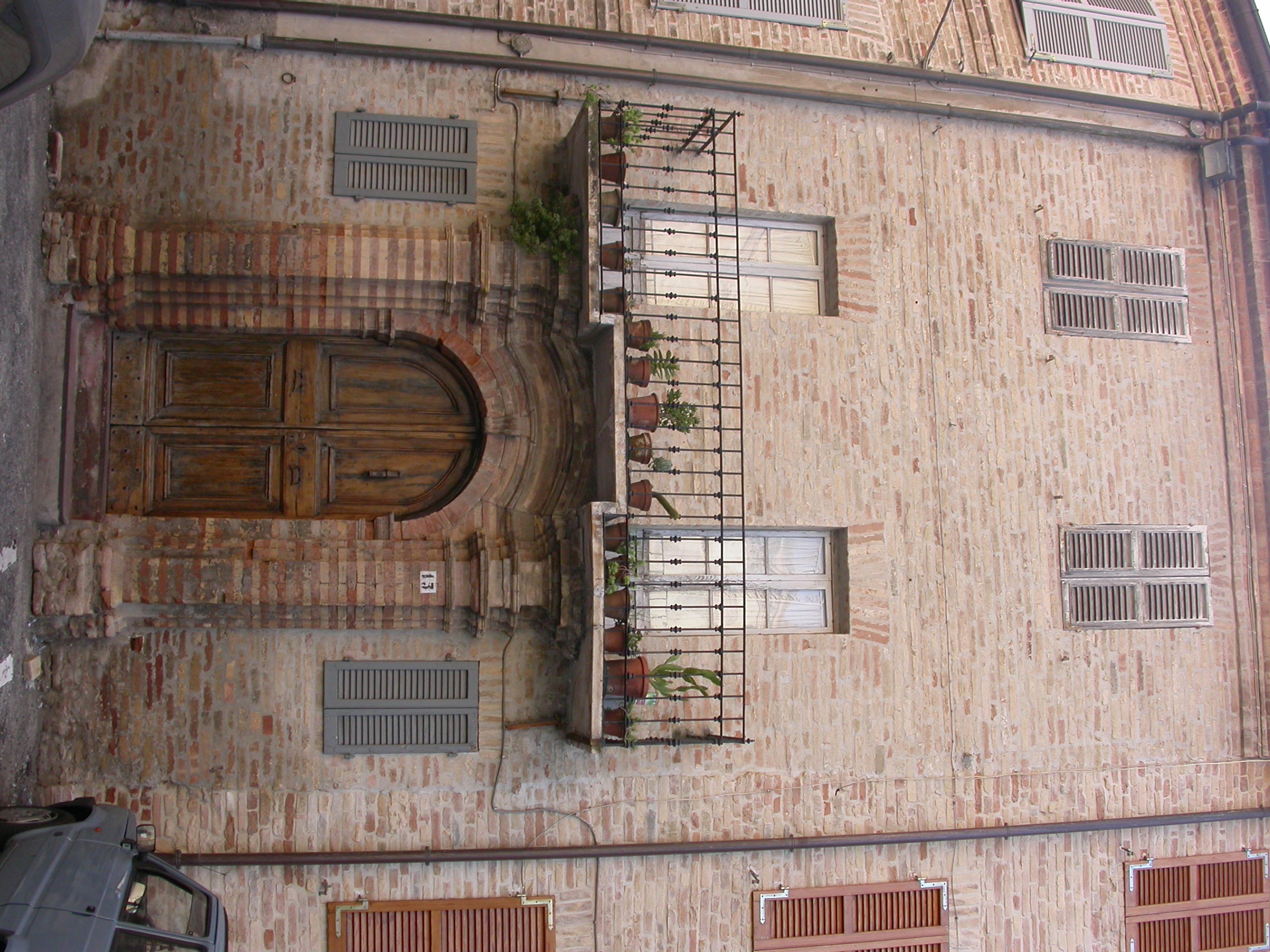 Casa a schiera in piazza Forlini