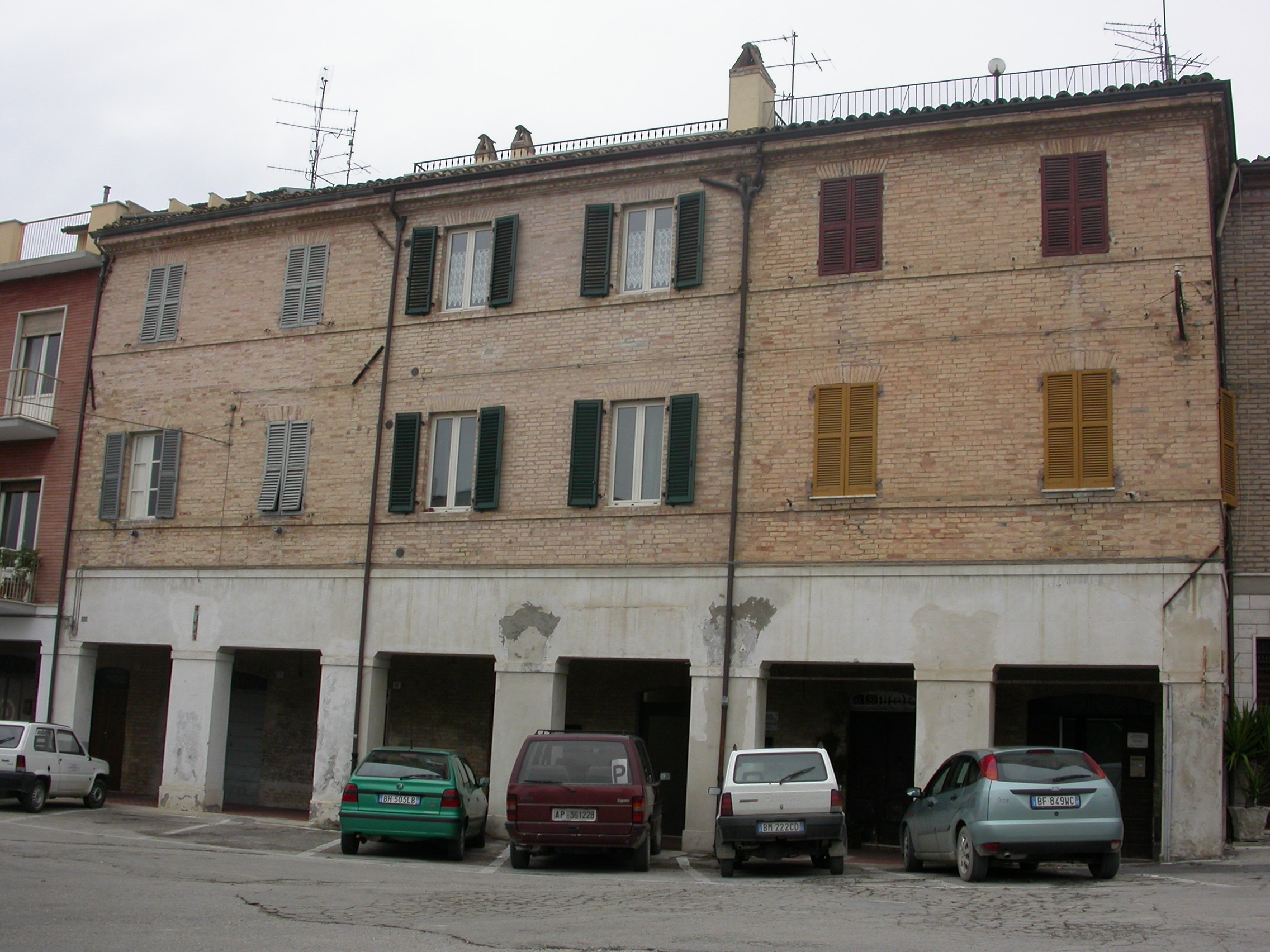 Casa in linea di Borgo Leopardi