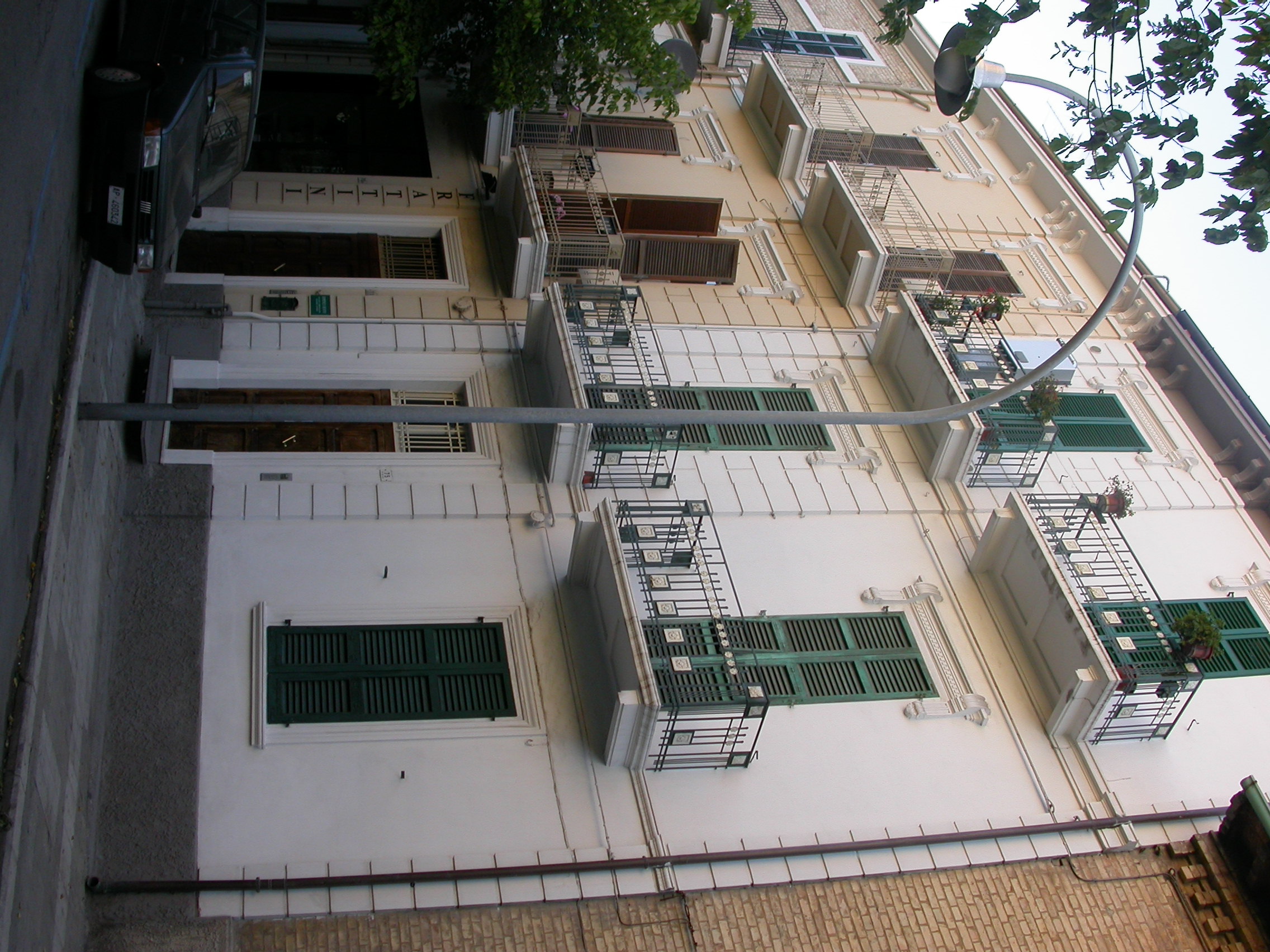 Case a schiera in via Ugo Bassi