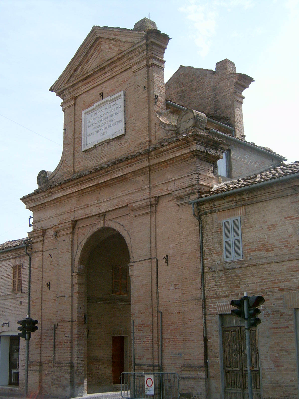 Porta Clementina