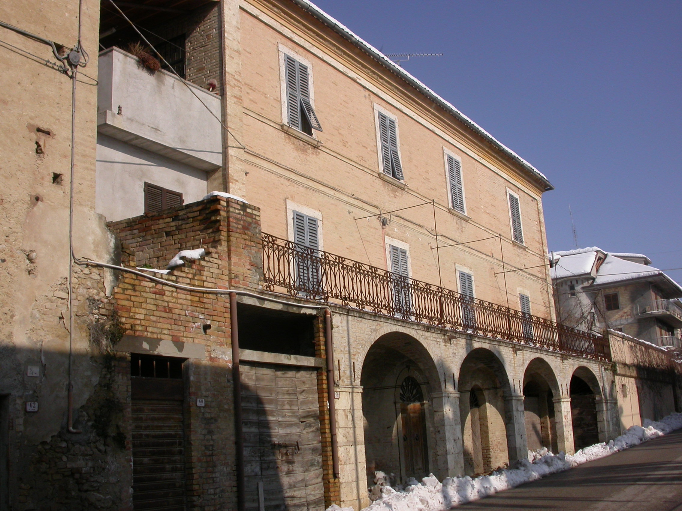 Palazzetto in via Marconi