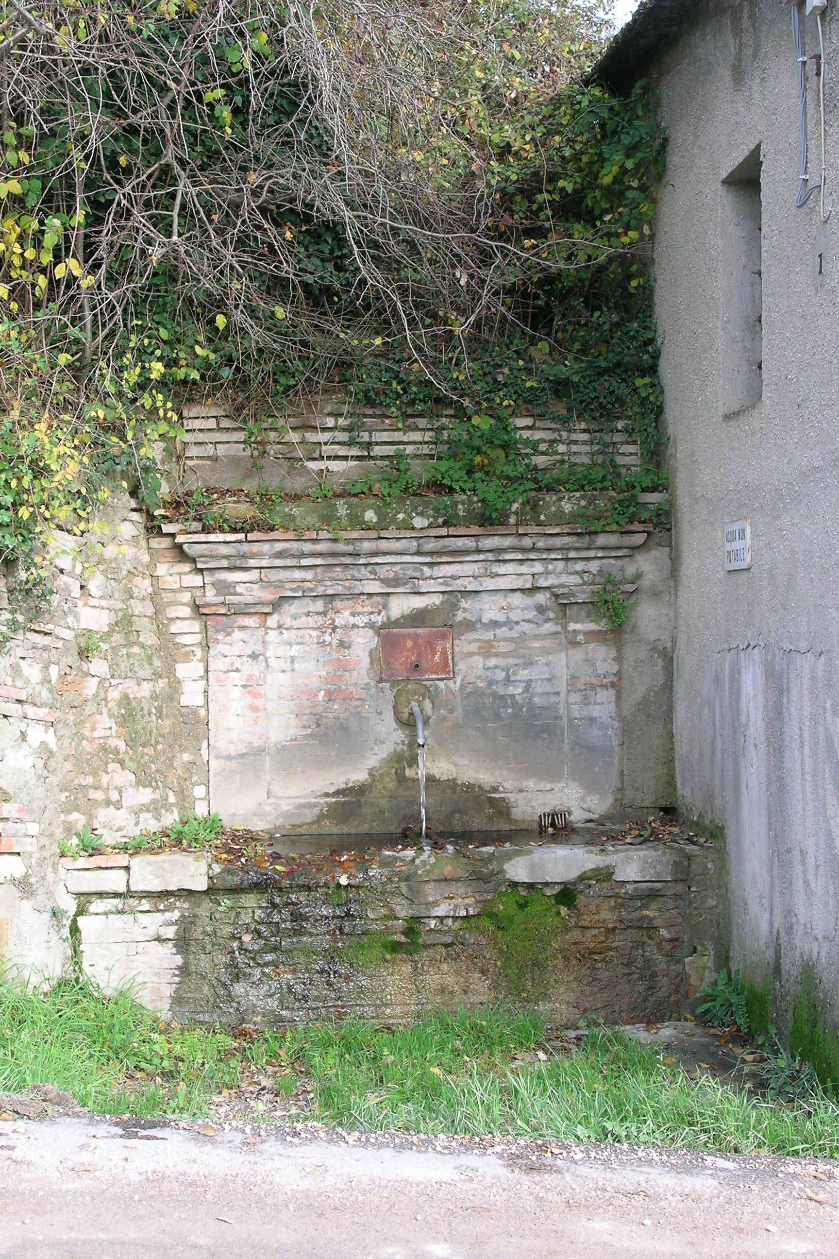 Fontana pubblica