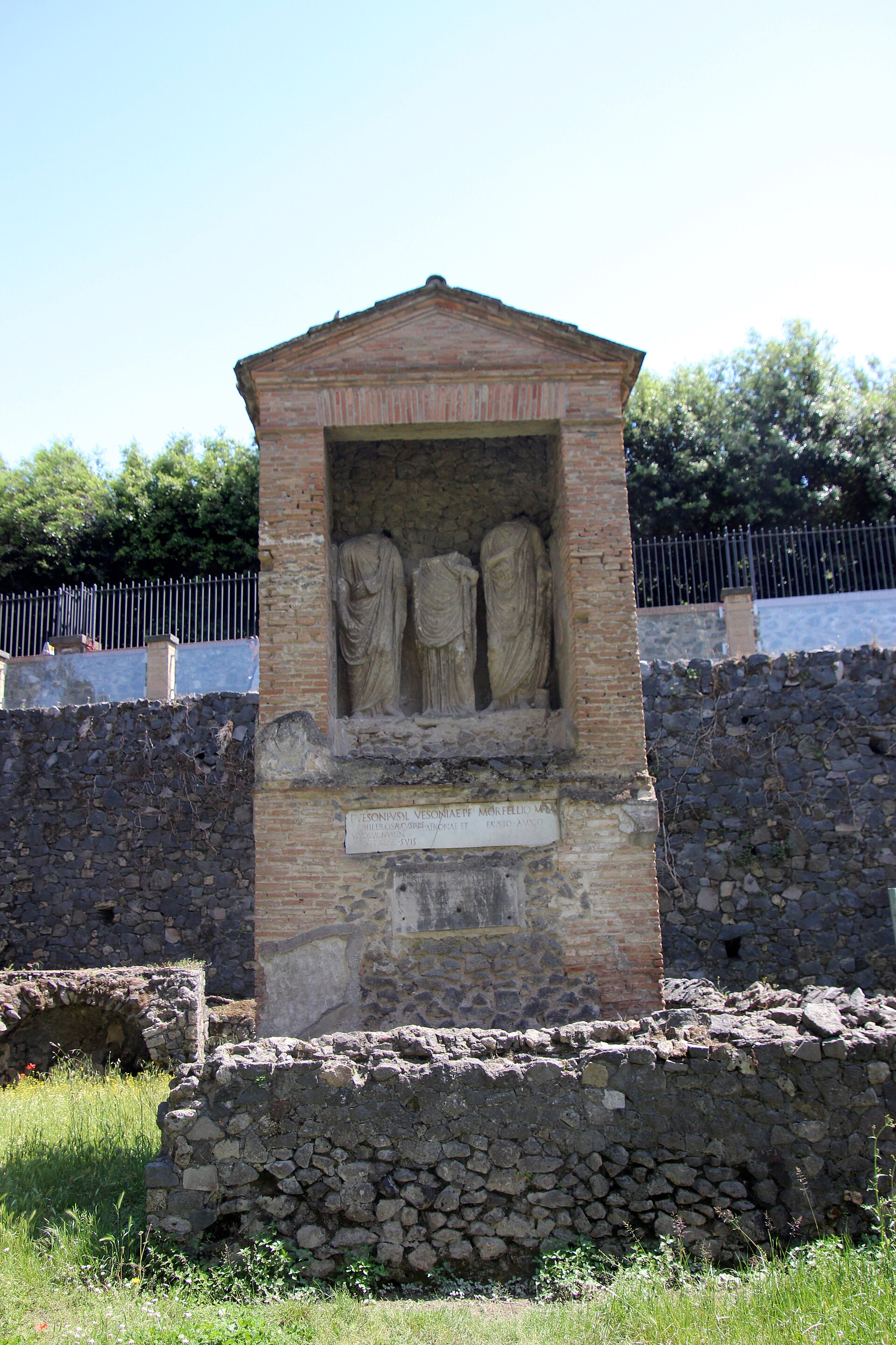 Aedicula tomb of Publius Vesonius Phileros