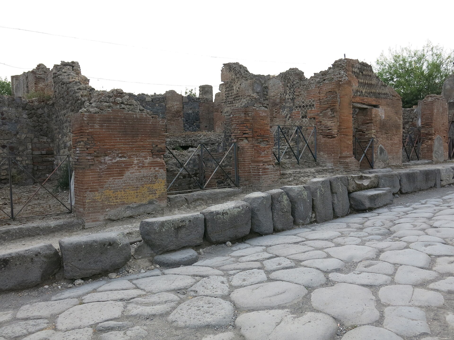 ingresso secondario (VI.17.36)