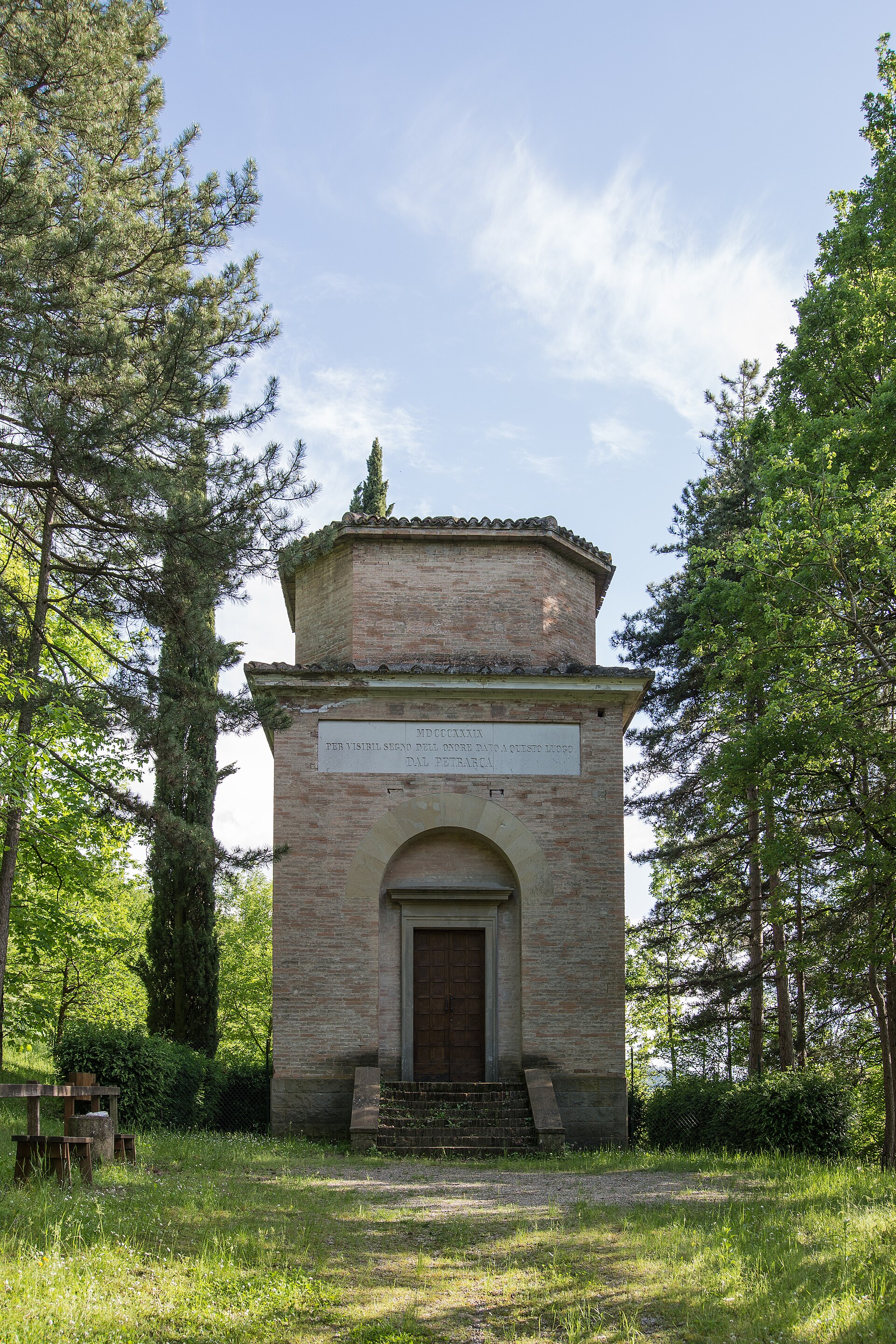 tempietto del Petrarca
