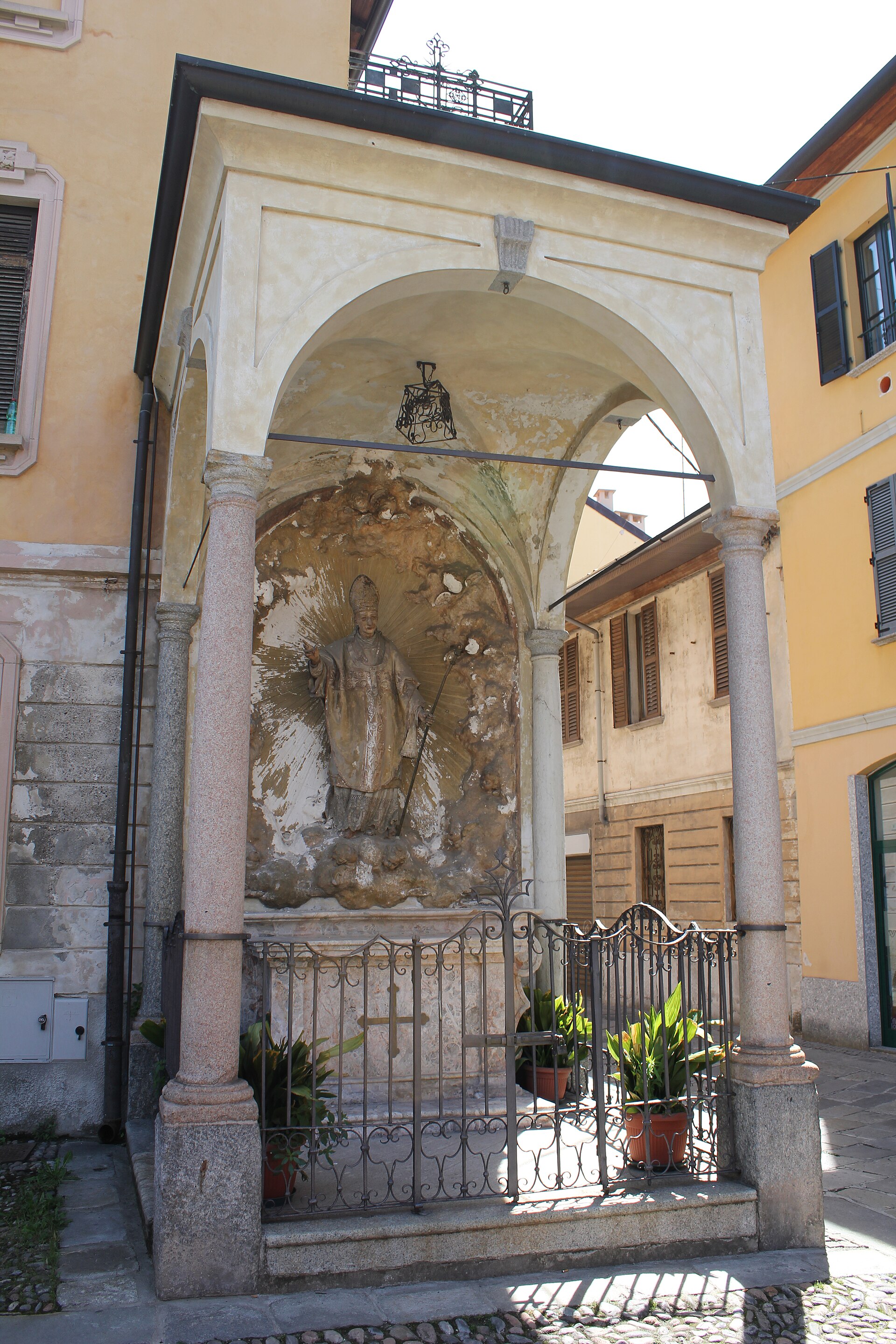 edicola di San Carlo Borromeo