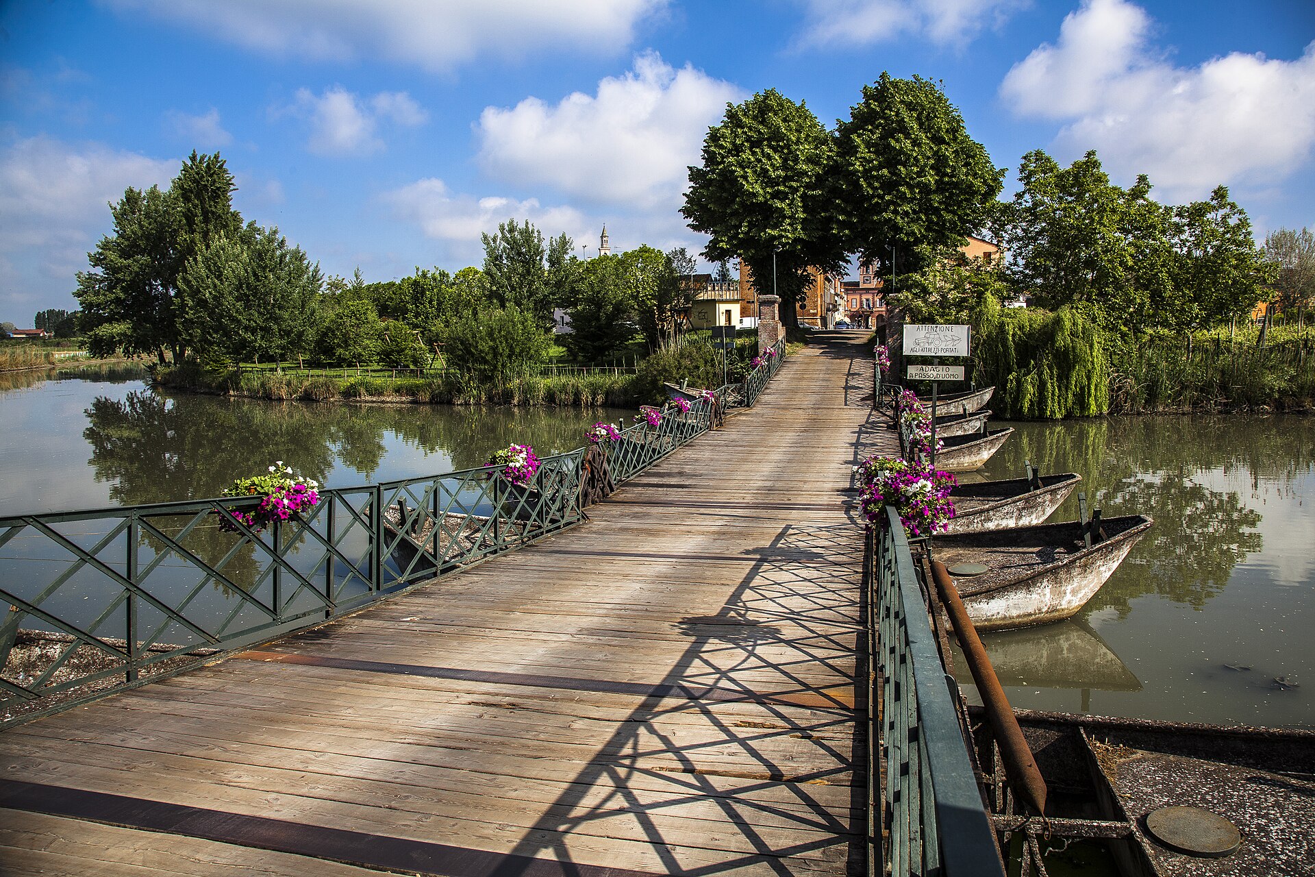 ponte di barche sul canale Navarolo