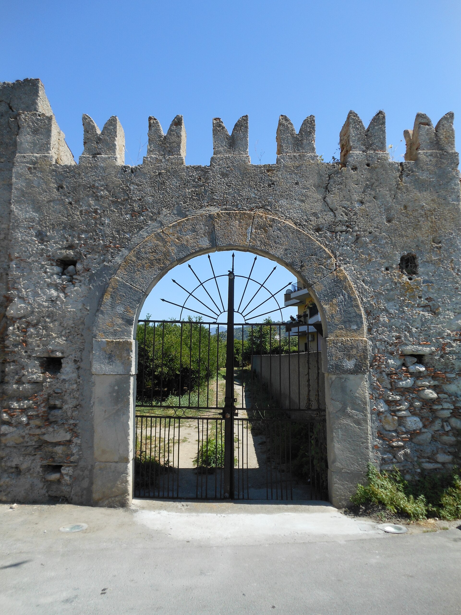Arco merlato