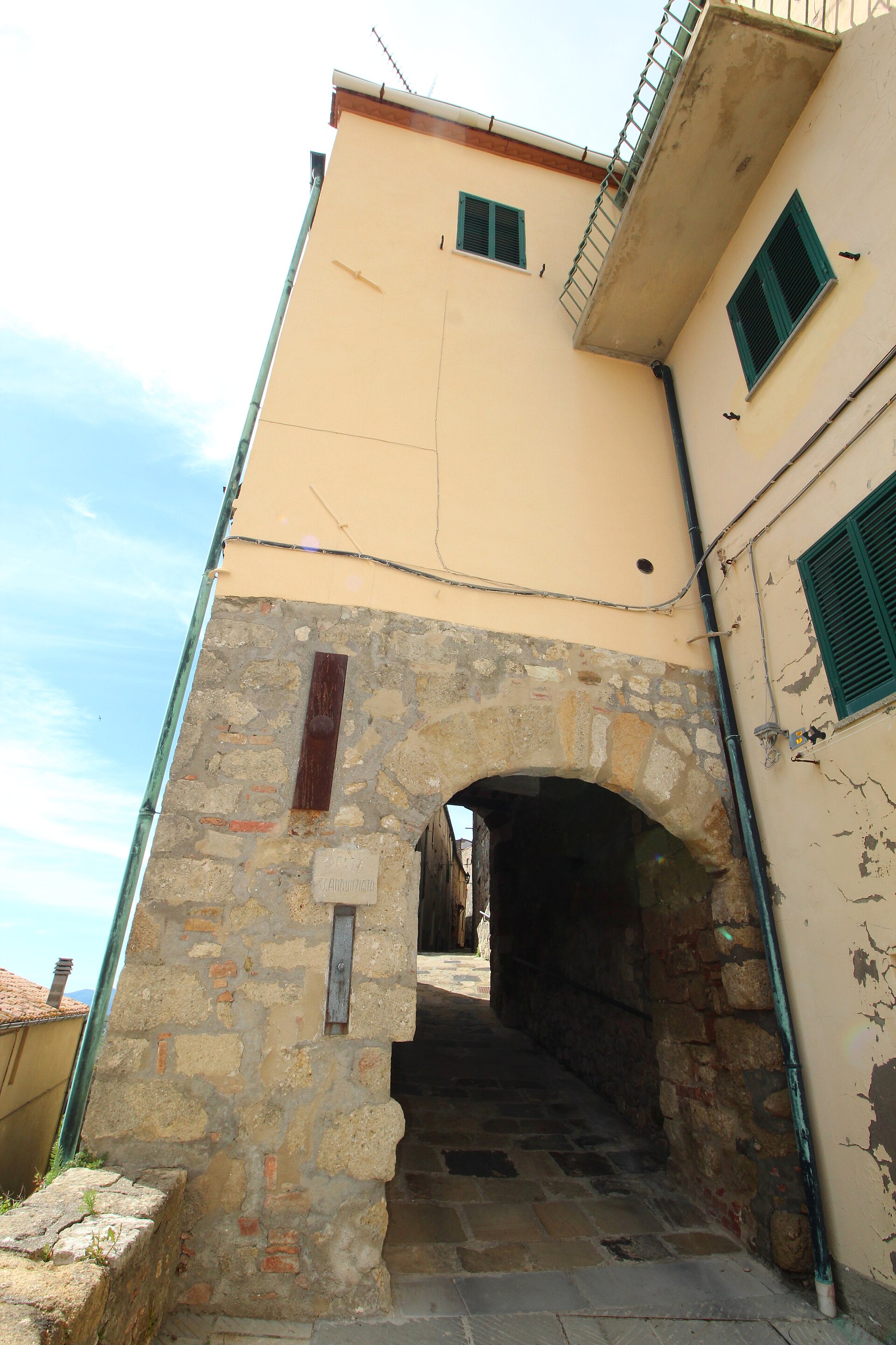porta della santissima Annunziata