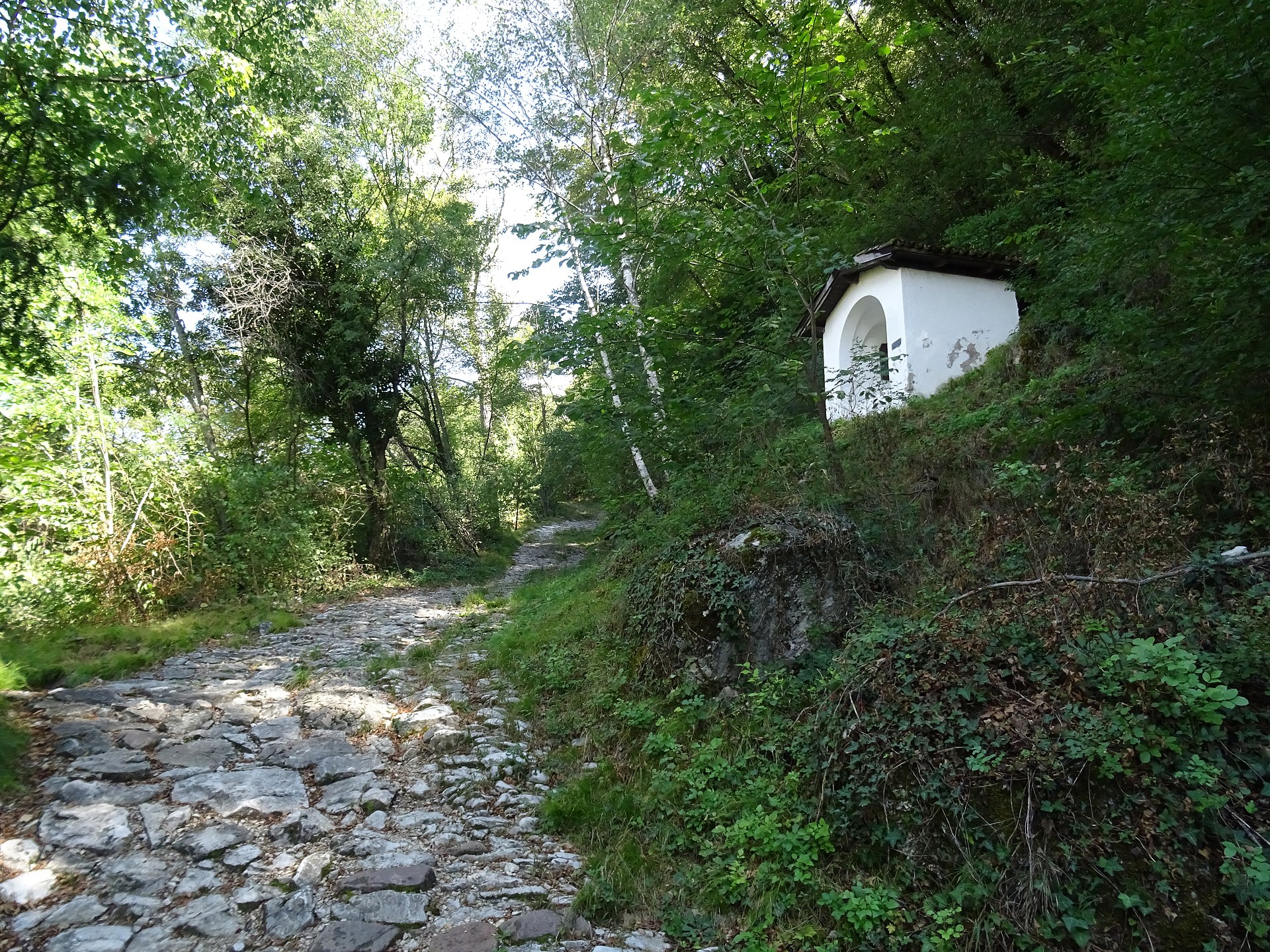 Kalvarienbergkapelle mit Kreuzwegstationen