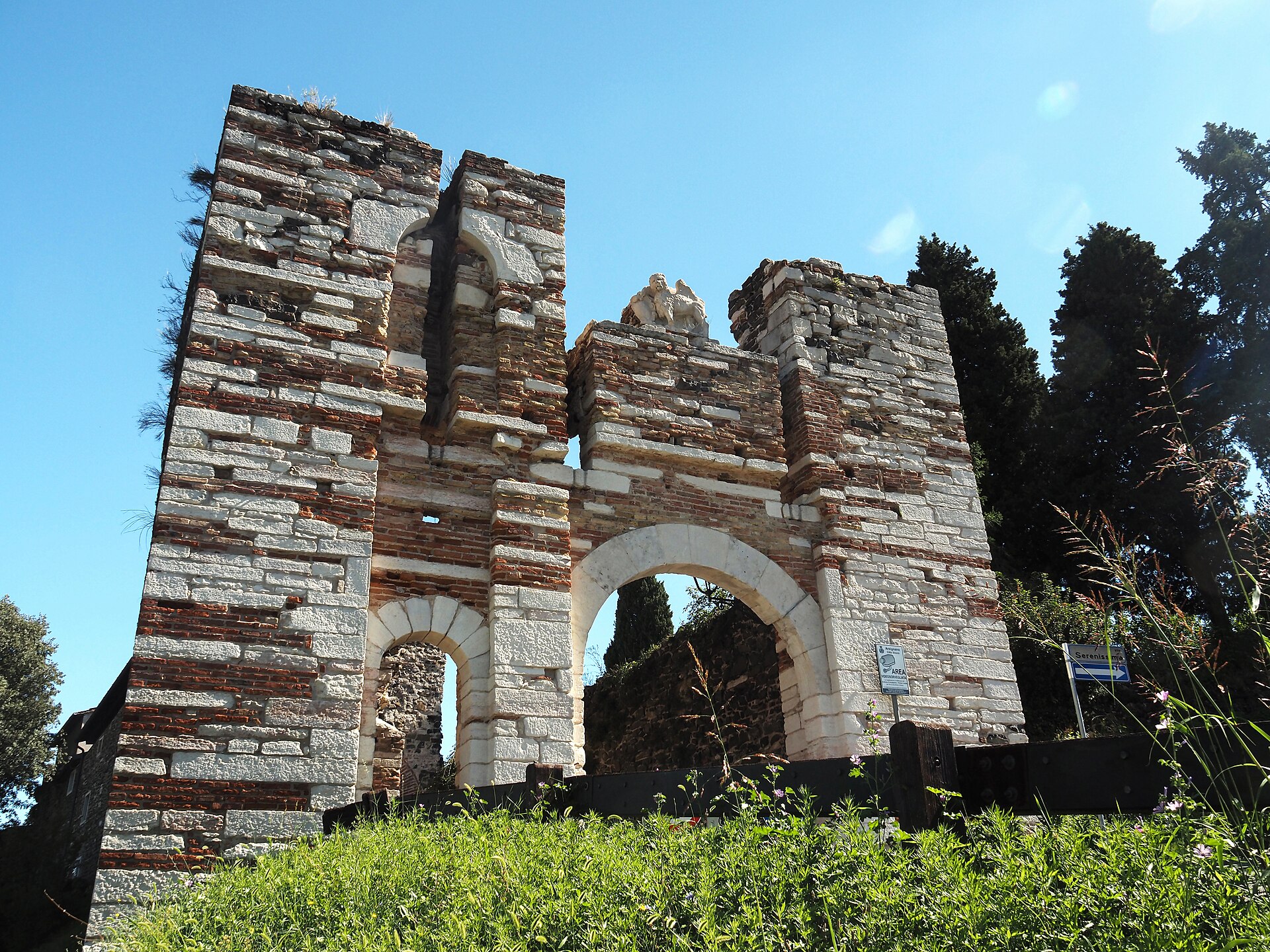 Porta Cisalpina del Borgo