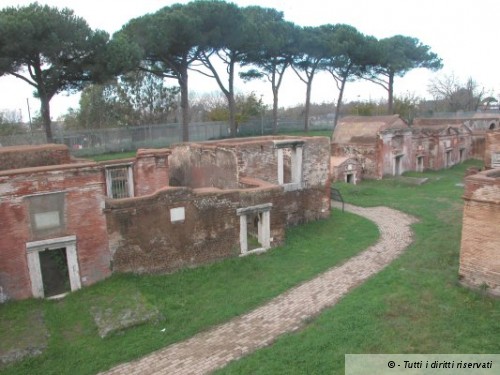 Parco archeologico di Ostia antica - Necropoli di Porto - Isola Sacra
