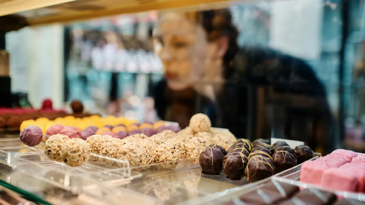 Dès 60 CHF d'achat, une boîte de chocolat offerte (valeur 15 CHF).